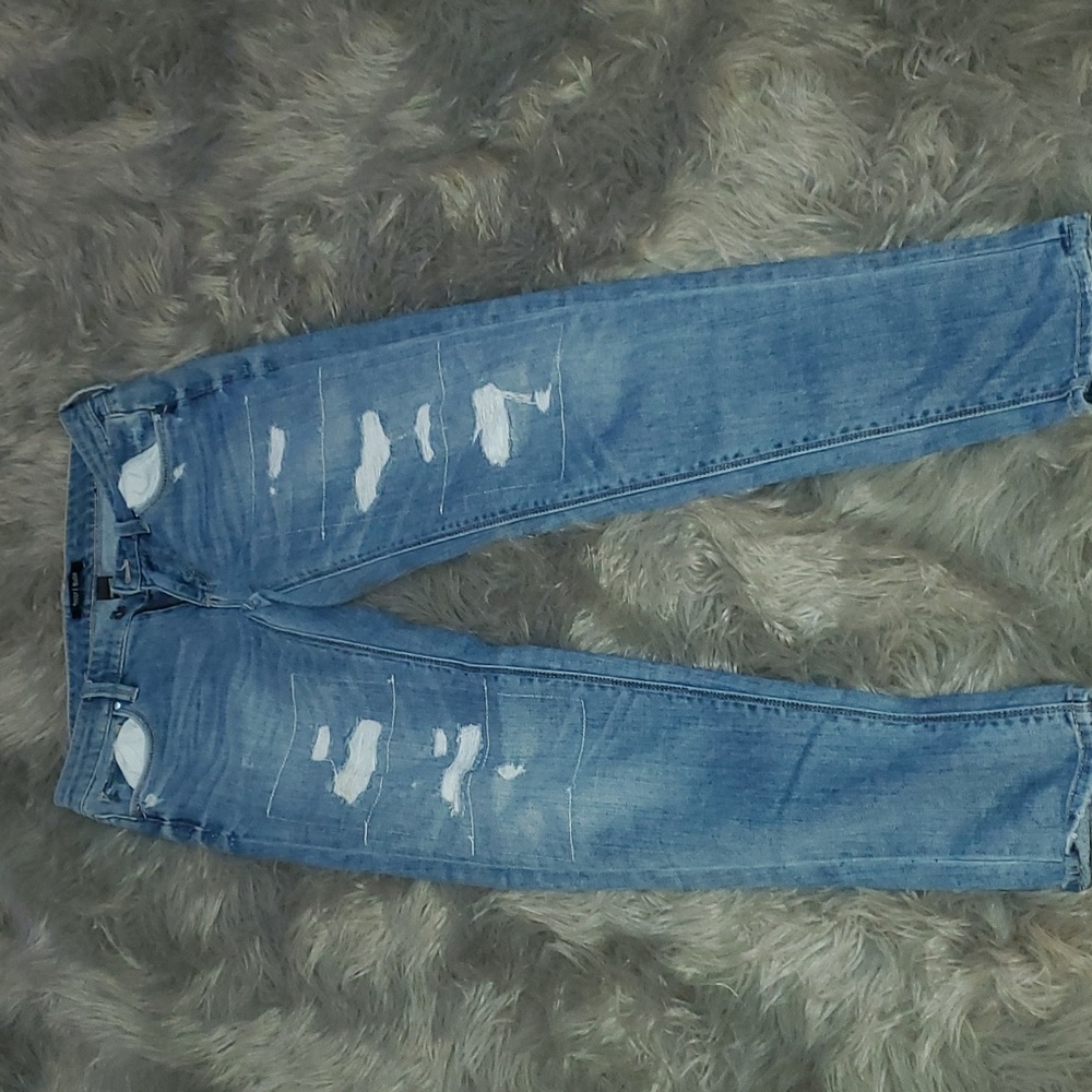 White house/ black market jeans, sz00